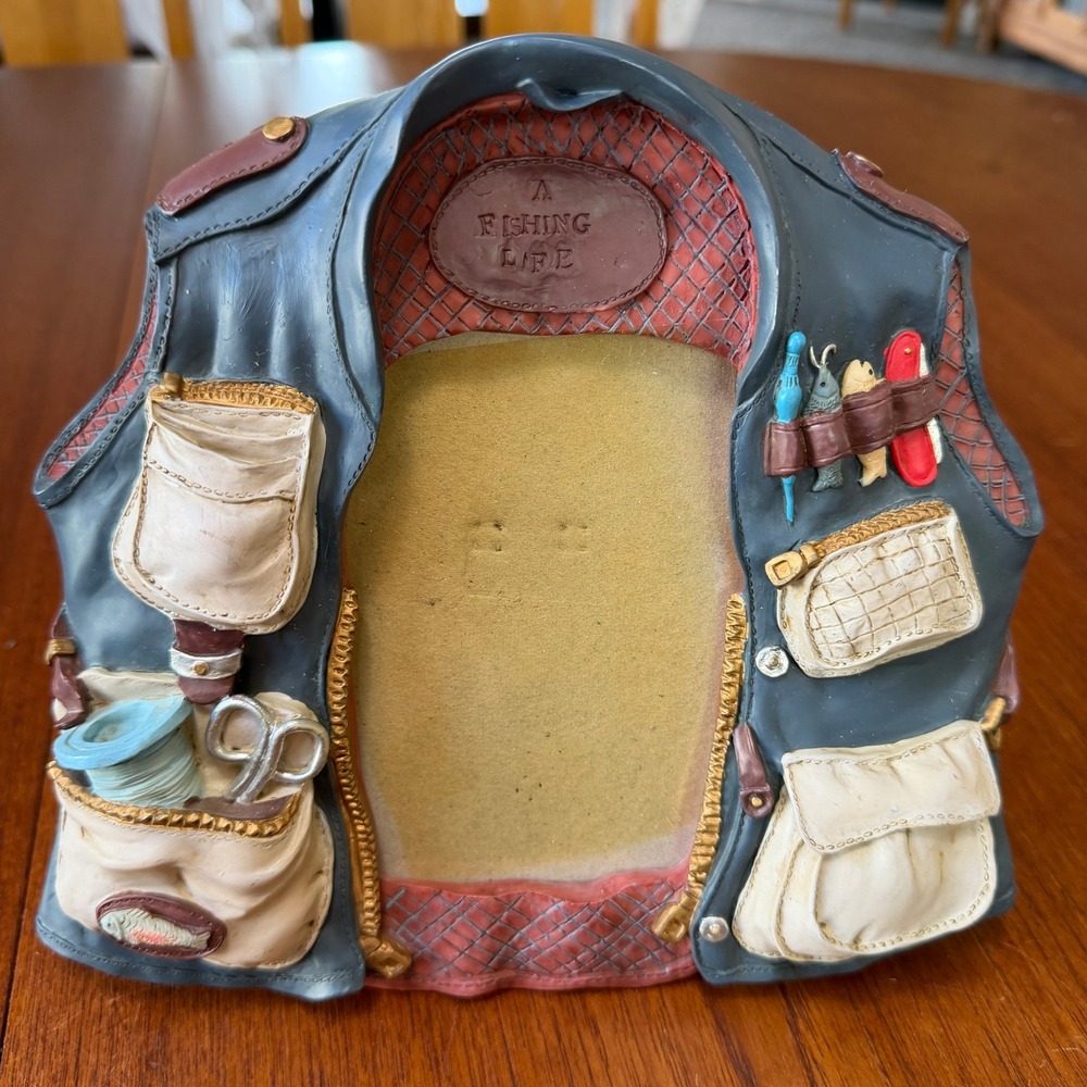 A Fishing Life Vest Photo Frame Resin 3D Fly Fishing Decor 3.5x5